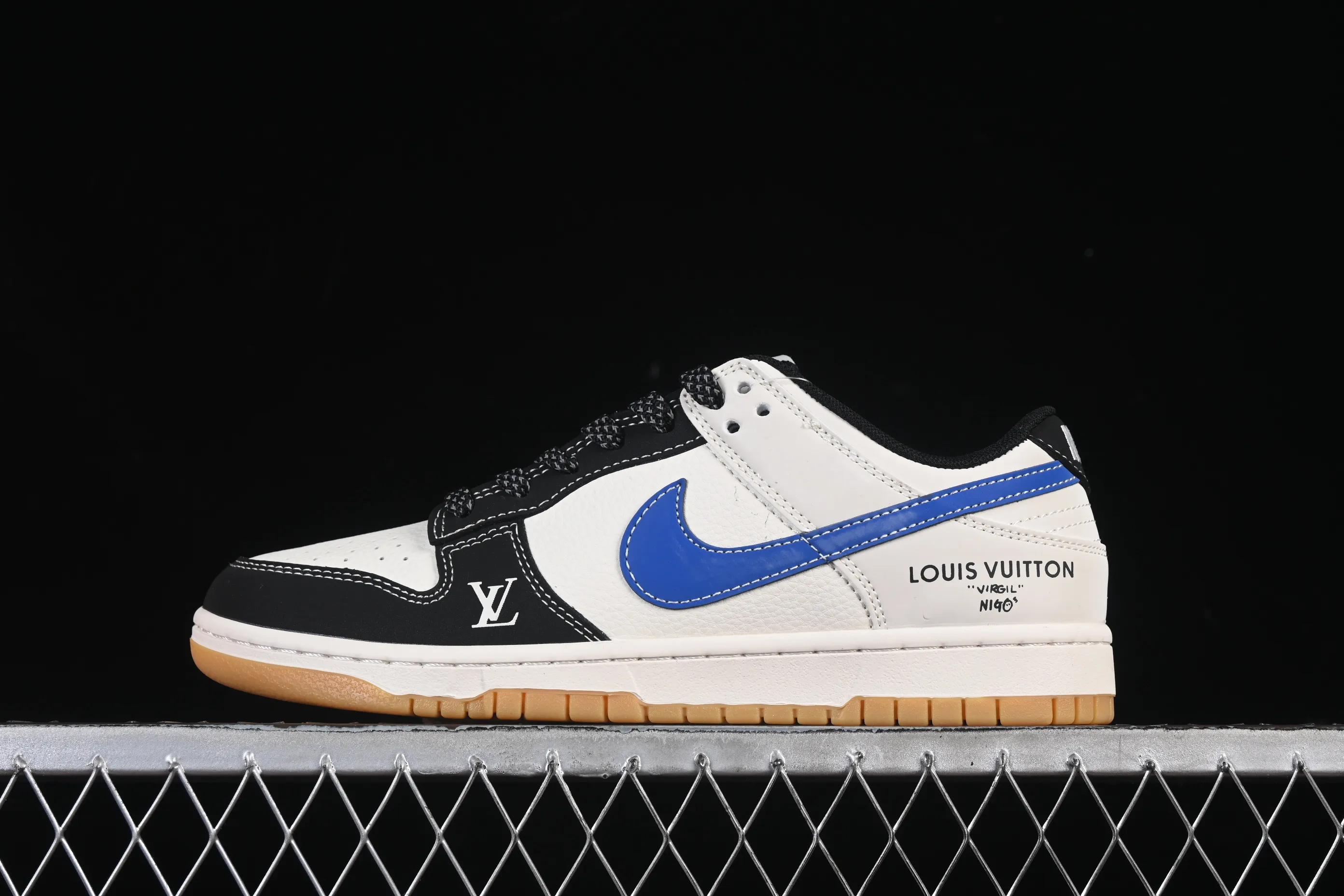 All Categories Nk SB Dunk Series Nk SB Dunk Low High-end Customized Low-top Shoes Nike SB Dunk Low LV Co-branded Beige Basket Raw Rubber Anniversary High-end Customized Low-top Casual Shoes JP1628-003